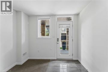 Stoney Creek townhouse for rent - 30 TIMES SQUARE Boulevard Unit# 98 98