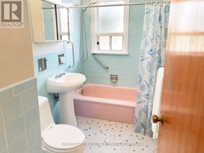 Toronto (Downsview-Roding-Cfb) apartment for rent - 43 SPALDING ROAD