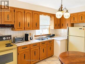Toronto (Downsview-Roding-Cfb) apartment for rent - 43 SPALDING ROAD