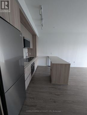 Mississauga (Central Erin Mills) condo for rent - 718 - 2485 EGLINTON AVENUE W 718