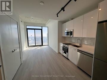 Toronto (Moss Park) condo for rent - 2703 - 284 KING STREET E 2703