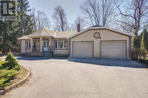 Georgina (Keswick South) apartment for rent - A two-story house with a garage is for sale.
