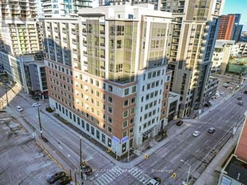 Hamilton (Central) condo for rent - 810 - 150 MAIN STREET W 810