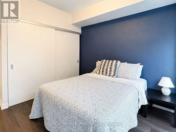 Toronto (Casa Loma) condo for rent - 713 - 223 ST. CLAIR AVENUE W 713
