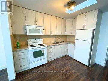 Toronto (Birchcliffe-Cliffside) triplex for rent - 1A - 1429 KINGSTON ROAD 1A