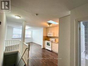 Toronto (Birchcliffe-Cliffside) triplex for rent - 1A - 1429 KINGSTON ROAD 1A