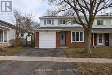 Markham (German Mills) apartment for rent - A house with a garage door is for sale in Brokerage.