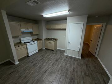 Temple triplex for rent - 501 South 18th Street