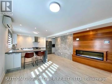 Toronto (Weston-Pellam Park) fourplex for rent - UNIT 2 - 2036 DAVENPORT ROAD Unit 2