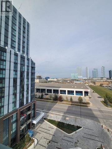 Vaughan (Vaughan Corporate Centre) condo for rent - 808 - 60 HONEYCRISP CRESCENT N 808