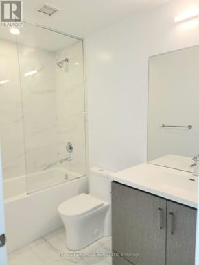 Vaughan (Vaughan Corporate Centre) condo for rent - 808 - 60 HONEYCRISP CRESCENT N 808
