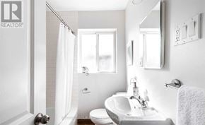 Toronto (Greenwood-Coxwell) triplex for rent - 3 - 465 ASHDALE AVENUE 3