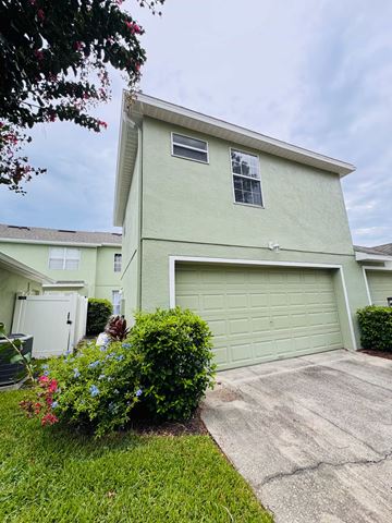 Orlando house for rent - 14408 Clarkson Drive, Unit A, Beautifully Remodeled 1-Bedroom Above-Garage Apartment in Avalon Park