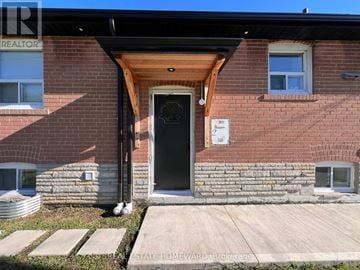 Toronto (Clairlea-Birchmount) apartment for rent - LOWER - 2 HARRIS PARK DRIVE Lower