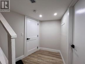 Toronto (Clairlea-Birchmount) apartment for rent - LOWER - 2 HARRIS PARK DRIVE Lower