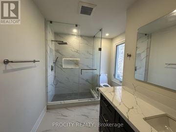 Mississauga (Erin Mills) apartment for rent - ROOM 1 - 3366 MULCASTER ROAD Room 1