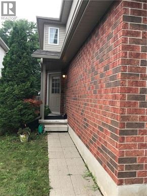 Waterloo townhouse for rent - 470 COLT Street