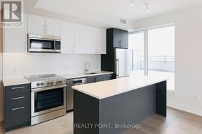 Toronto (Forest Hill North) condo for rent - 909 - 2525 BATHURST STREET 909