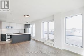 Toronto (Forest Hill North) condo for rent - 909 - 2525 BATHURST STREET 909
