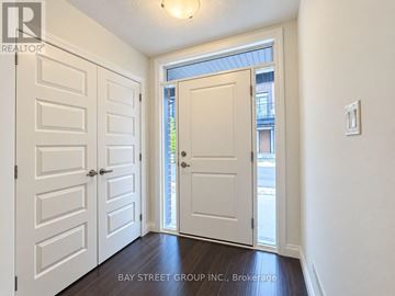 London South (South W) townhouse for rent - 106 - 3260 SINGLETON AVENUE 106