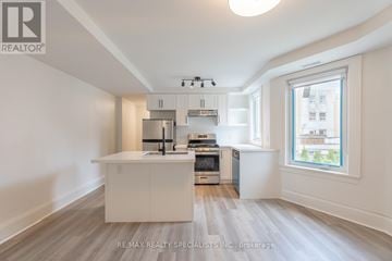 Toronto (Wychwood) triplex for rent - 3 - 82 MARCHMOUNT ROAD 3