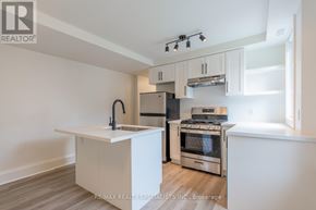 Toronto (Wychwood) triplex for rent - 3 - 82 MARCHMOUNT ROAD 3