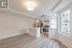 Toronto (Wychwood) triplex for rent - 3 - 82 MARCHMOUNT ROAD 3