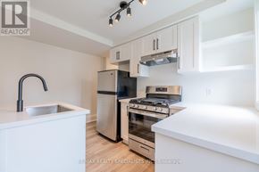 Toronto (Wychwood) triplex for rent - 3 - 82 MARCHMOUNT ROAD 3