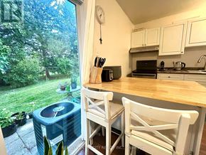 London North (North P) townhouse for rent - 100 - 70 FIDDLERS GREEN ROAD 100