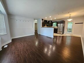 Surrey apartment for rent - 15118 91A STREET