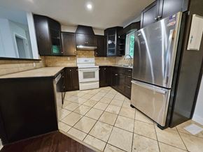 Surrey apartment for rent - 15118 91A STREET