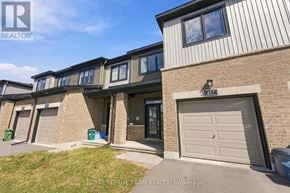 Ottawa townhouse for rent - A building with the number 417 on it.