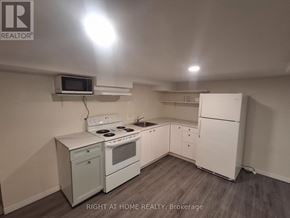 Toronto (O'connor-Parkview) apartment for rent - BASEMENT - 109 FURNIVAL ROAD S Basement