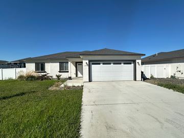 Grandview house for rent - 109 Luli St.