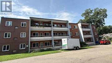 Niagara Falls (Dorchester) multi-family for rent - 39 - 6035 MURRAY STREET 39