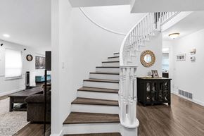 Surrey apartment for rent - Upper 16375 MIDDLEGLEN PLACE Upper