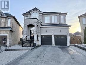 Brampton (Credit Valley) apartment for rent - A large, two-story house with a garage is for sale.