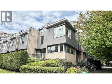 Vancouver townhouse for rent - 390 E 11TH AVE