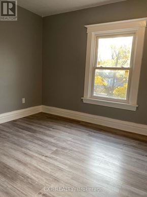 St. Catharines (Downtown) multi-family for rent - UPPER LEVEL - 104 LOWELL AVENUE
