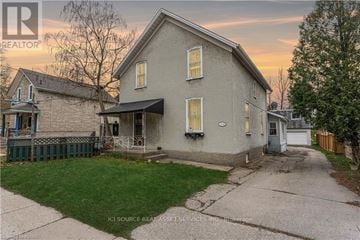 Cambridge fourplex for rent - A1 - 136 COOPER STREET A1