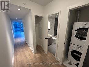 Toronto (Mount Pleasant West) condo for rent - A laundry room with a washer and dryer in Brokerage.
