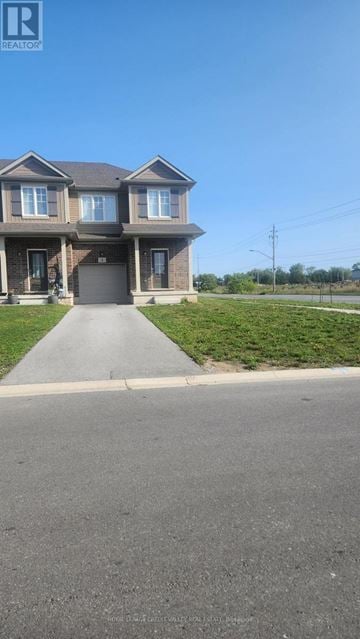 Welland (West Welland) townhouse for rent - 4 SYCAMORE STREET