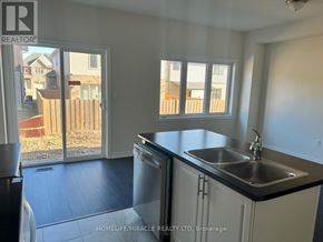 Thorold (Rolling Meadows) townhouse for rent - 11 SAPPHIRE WAY