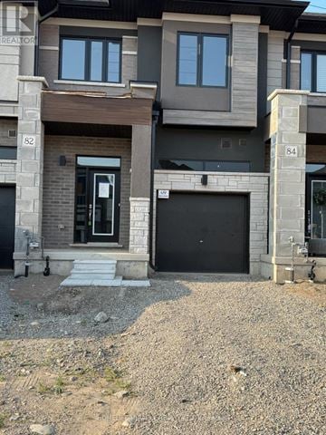 Brantford townhouse for rent - 82 MCKERNAN AVENUE