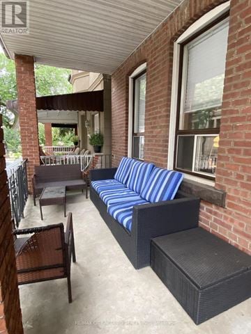Toronto (Little Portugal) fourplex for rent - MAIN FLOOR - 282 GLADSTONE AVENUE Main Floor