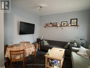 Toronto (Little Portugal) fourplex for rent - MAIN FLOOR - 282 GLADSTONE AVENUE Main Floor
