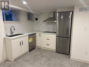 Toronto (The Beaches) apartment for rent - 23 FERNWOOD PARK AVENUE