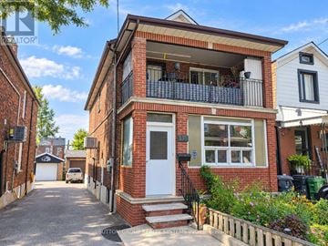 Toronto (Weston-Pellam Park) duplex for rent - 158 BLACKTHORN AVENUE