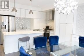 Oakville (Go Glenorchy) townhouse for rent - 206 HUGUENOT ROAD