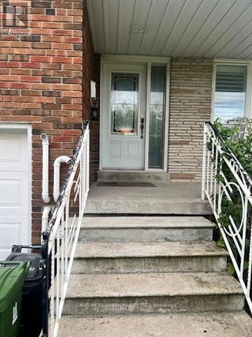 Toronto (Clairlea-Birchmount) apartment for rent - MAIN - 566 PHARMACY AVENUE Main